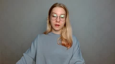 Abby Lovense is active online show from 03.01.25