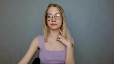 Abby Lovense is active online show from 03.02.25