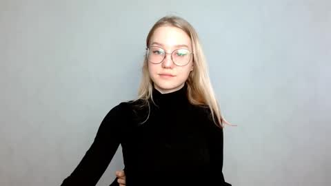 Abby Lovense is active online show from 03.06.25