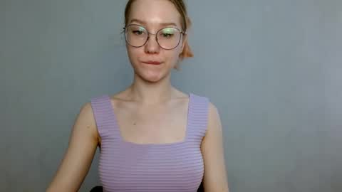 Abby Lovense is active online show from 03.07.25