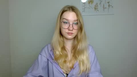 Abby Lovense is active online show from 11.04.25