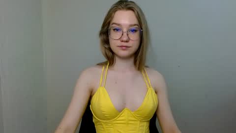 Abby Lovense is active online show from 06.12.26
