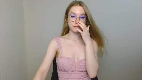 Abby Lovense is active online show from 07.03.26