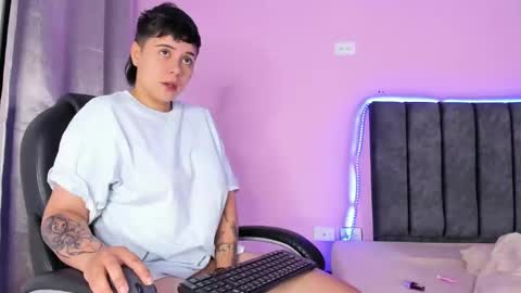 Snapshot of abbysmiitth_ chatting on 01.08.25 Abby Smith online show from 01.08.25