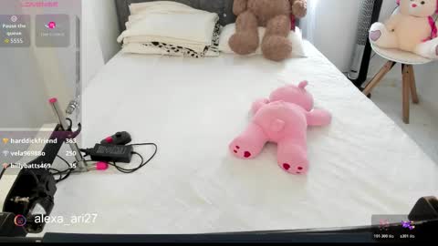 Snapshot of abdelsolis chatting on 10.25.25 kaori online show from 10.25.25