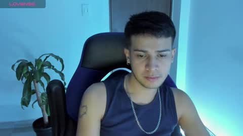 Independence model AbelAsburgo online show from 11.03.25