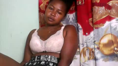 Snapshot of abella677022 chatting on 03.19.26 abella677022 online show from 03.19.26