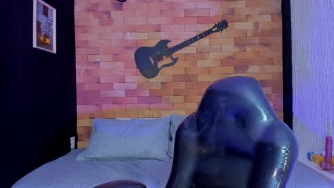 Snapshot of abella_bunny chatting on 10.22.25 abella_bunny online show from 10.22.25
