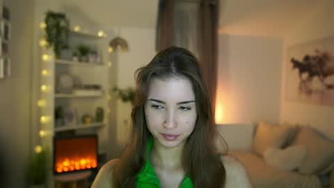 Snapshot of abella_danger_x chatting on 12.16.24 abella_danger_x online show from 12.16.24