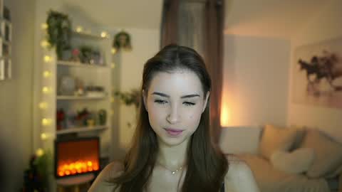 Snapshot of abella_danger_x chatting on 12.17.24 abella_danger_x online show from 12.17.24