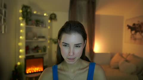 Snapshot of abella_danger_x chatting on 12.27.24 abella_danger_x online show from 12.27.24