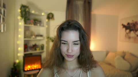 Snapshot of abella_danger_x chatting on 12.28.24 abella_danger_x online show from 12.28.24