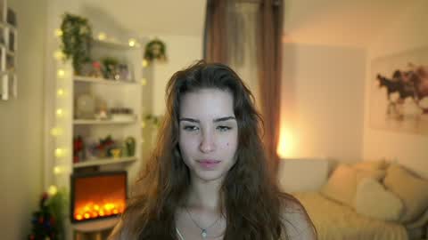 Snapshot of abella_danger_x chatting on 12.28.24 abella_danger_x online show from 12.28.24