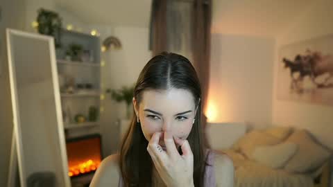 Snapshot of abella_danger_x chatting on 01.31.25 abella_danger_x online show from 01.31.25