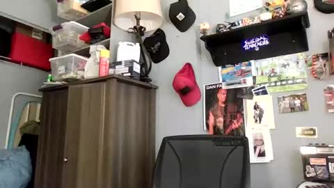 AJ online show from 06.05.26
