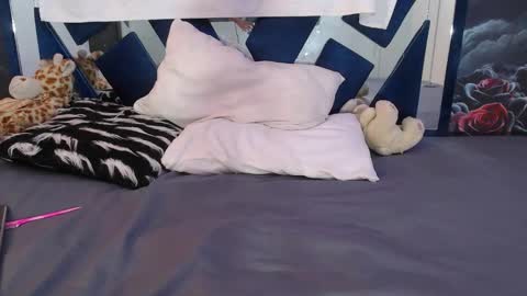 Snapshot of abi_mua chatting on 10.17.25 abi_mua online show from 10.17.25