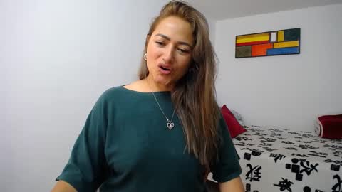 Snapshot of abie_spicy_ chatting on 09.16.25 ximena online show from 09.16.25