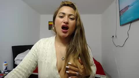 Snapshot of abie_spicy_ chatting on 10.21.25 ximena online show from 10.21.25