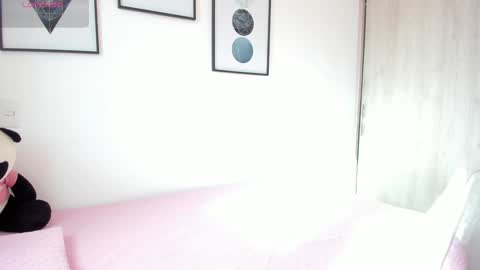 Snapshot of abigail_w chatting on 12.18.24 abigail online show from 12.18.24