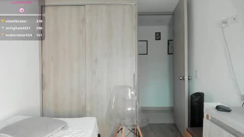 Snapshot of abigail_w chatting on 02.09.25 abigail online show from 02.09.25