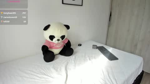 Snapshot of abigail_w chatting on 02.27.25 abigail online show from 02.27.25