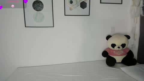 Snapshot of abigail_w chatting on 09.10.25 abigail online show from 09.10.25