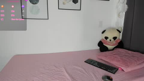 Snapshot of abigail_w chatting on 10.15.25 abigail online show from 10.15.25