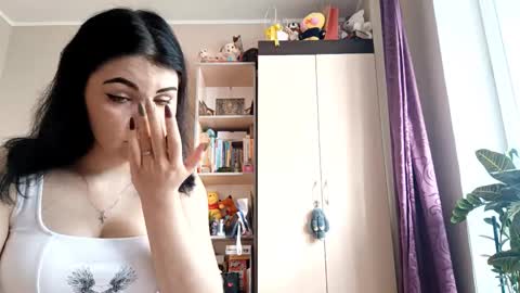 Snapshot of abigaildestro chatting on 10.16.25 Abi online show from 10.16.25