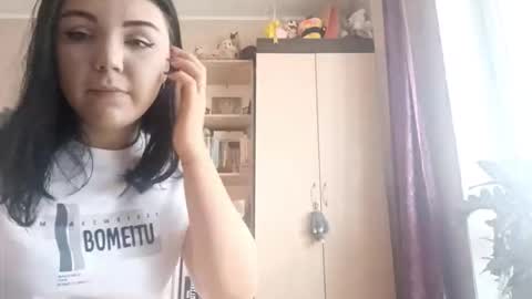 Snapshot of abigaildestro chatting on 10.24.25 Abi online show from 10.24.25