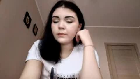 Snapshot of abigaildestro chatting on 10.28.25 Abi online show from 10.28.25