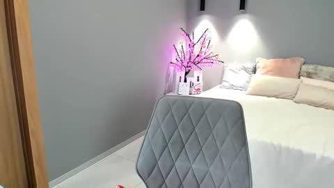 Arina online show from 02.25.25