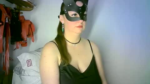 GoldenFish online show from 02.17.25