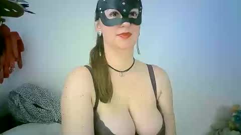 GoldenFish online show from 03.10.25