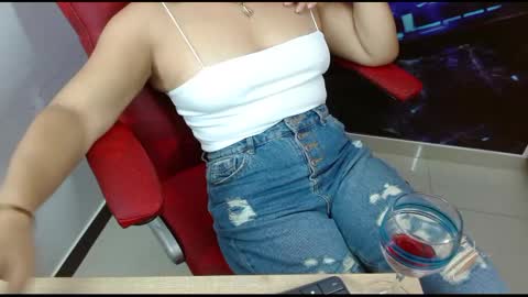 Abril Beltran online show from 02.09.25