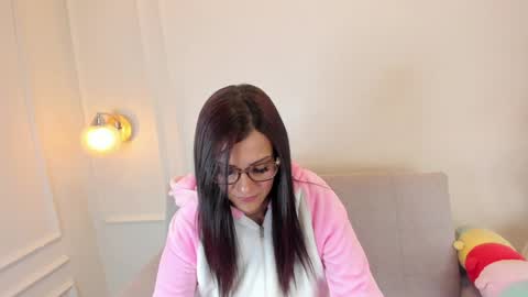 Snapshot of abril_jones10 chatting on 02.07.25 Abril jones online show from 02.07.25