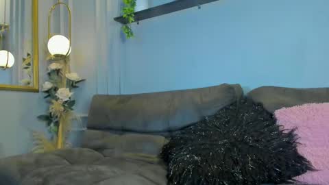 Snapshot of abril_jones10 chatting on 10.15.25 Abril jones online show from 10.15.25