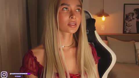 Snapshot of abril_w18 chatting on 10.03.25 My name is Alexa. Please say hello I like to chat with you. If you have requests please use tip online show from 10.03.25