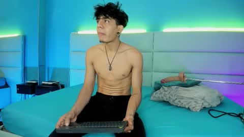 Abril and Julian online show from 02.25.26