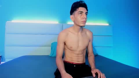 Abril and Julian online show from 03.02.26