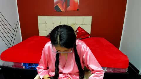 Snapshot of abrillee1 chatting on 12.06.24 ABRIL online show from 12.06.24