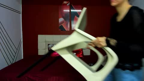 Snapshot of abrillee1 chatting on 02.02.25 ABRIL online show from 02.02.25