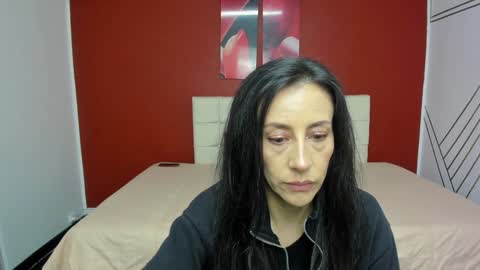 Snapshot of abrillee1 chatting on 02.06.25 ABRIL online show from 02.06.25