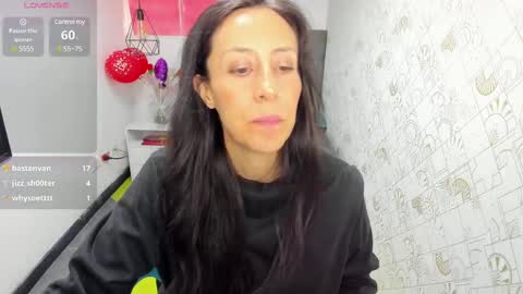 Snapshot of abrillee1 chatting on 03.11.25 ABRIL online show from 03.11.25