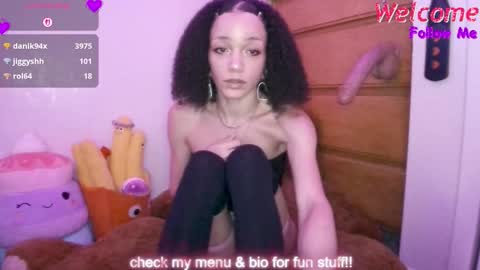 Peach online show from 12.21.25