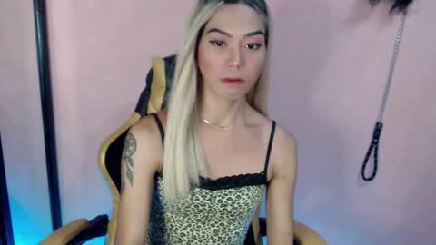 Snapshot of absolutelyselfsucker69 chatting on 02.24.25 Miss Sophie online show from 02.24.25