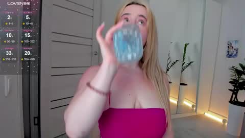 Anna FANSLY yesacid online show from 10.12.25