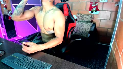 Snapshot of adam_valencia chatting on 12.24.24 Adam Valencia online show from 12.24.24