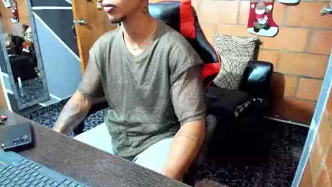 Snapshot of adam_valencia chatting on 12.29.24 Adam Valencia online show from 12.29.24