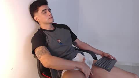 Hello guys excuse my absence I will be absent for several days for health reasons I hope you understand thank you very much. online show from 10.08.25