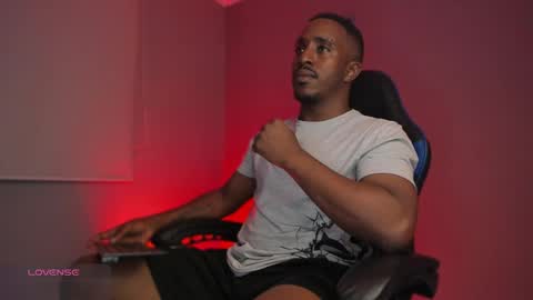 Snapshot of adamart7 chatting on 09.24.25 adamart7 online show from 09.24.25